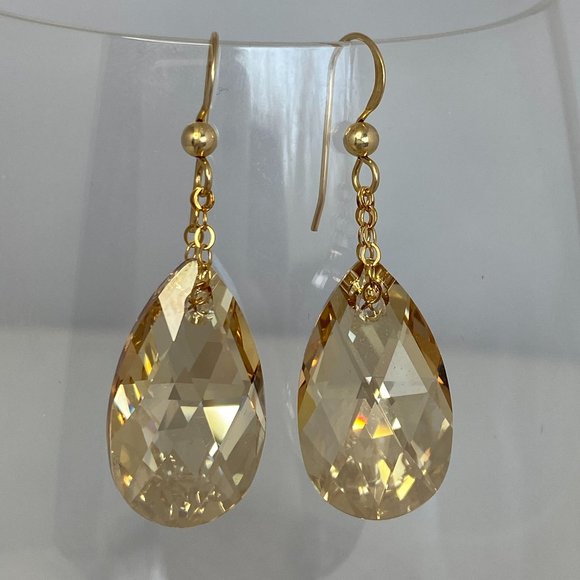 Rhema Jewels Swarovski Crystal Earring - Picture 2 of 16